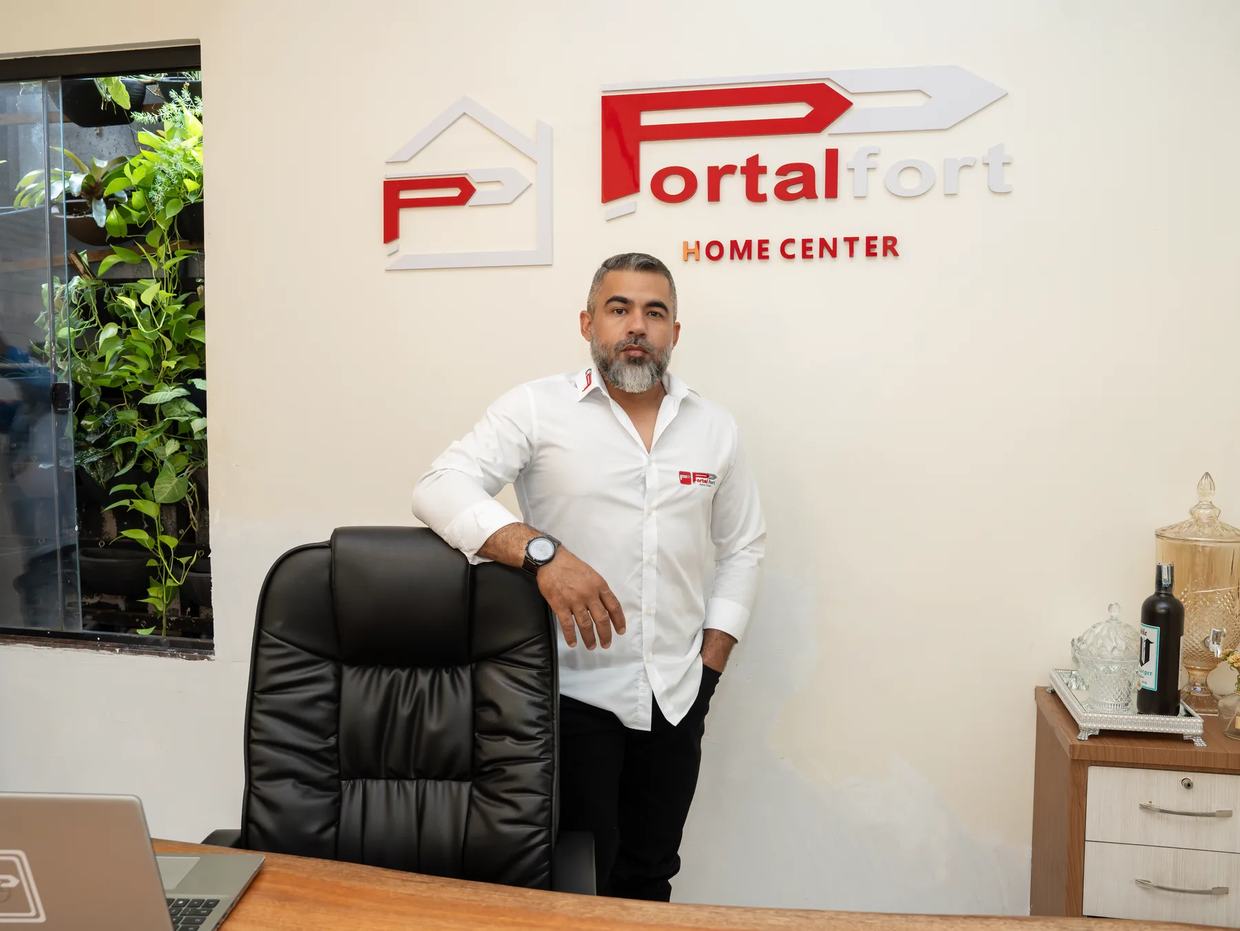 Fagner e equipe de atendimento da Portal Fort